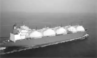LNG ship with spherical tanks